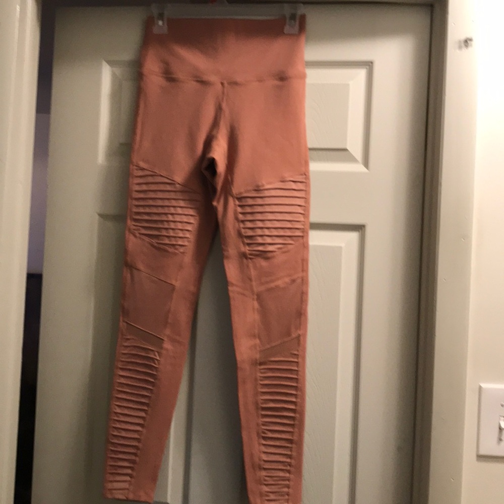 ALO Yoga Moto Leggings Henna M